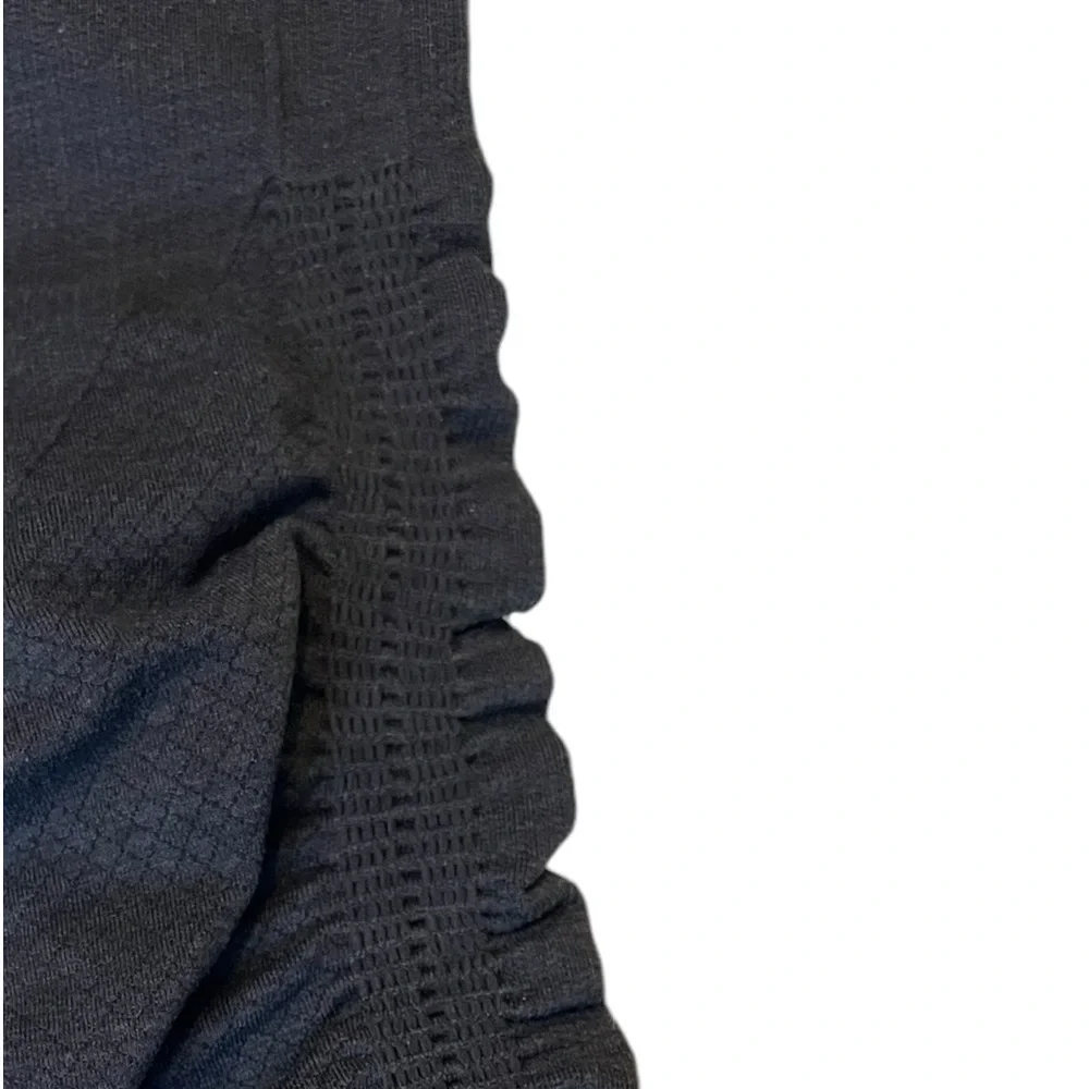LULULEMON - In The Flow Crop II
Heathered Deep Coal sz4 - Picture 3 of 7